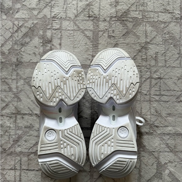 Zumba Air Stomp Remix || - White - Picture 6 of 7